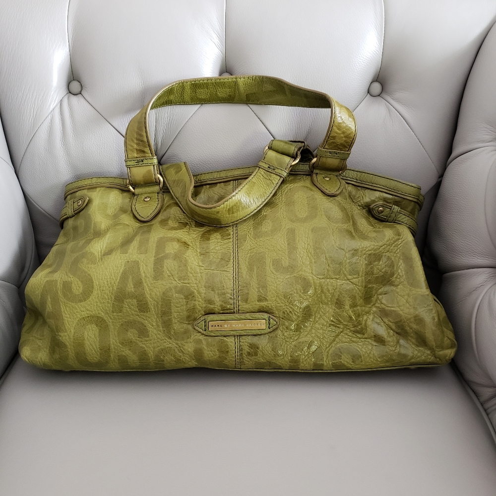 MARC BY MARC JACOBS LOGO LEATHER BAG